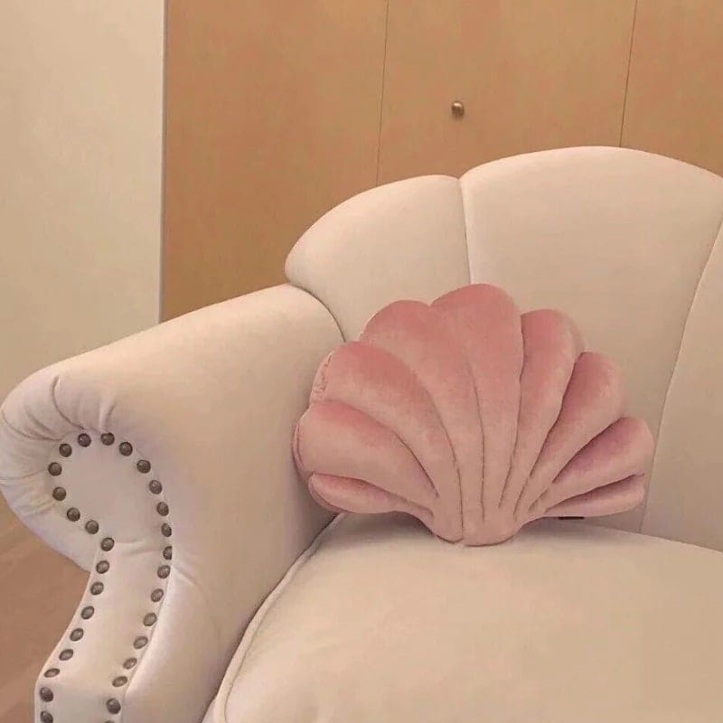 Clam Shell Cushion